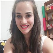 Madrelingua spagnola propone conversazione online per migliorare pronuncia, vocabolario e comprensione orale